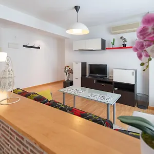 https://apartamento-las-hojas-de-huertas.hotelsincadiz.net